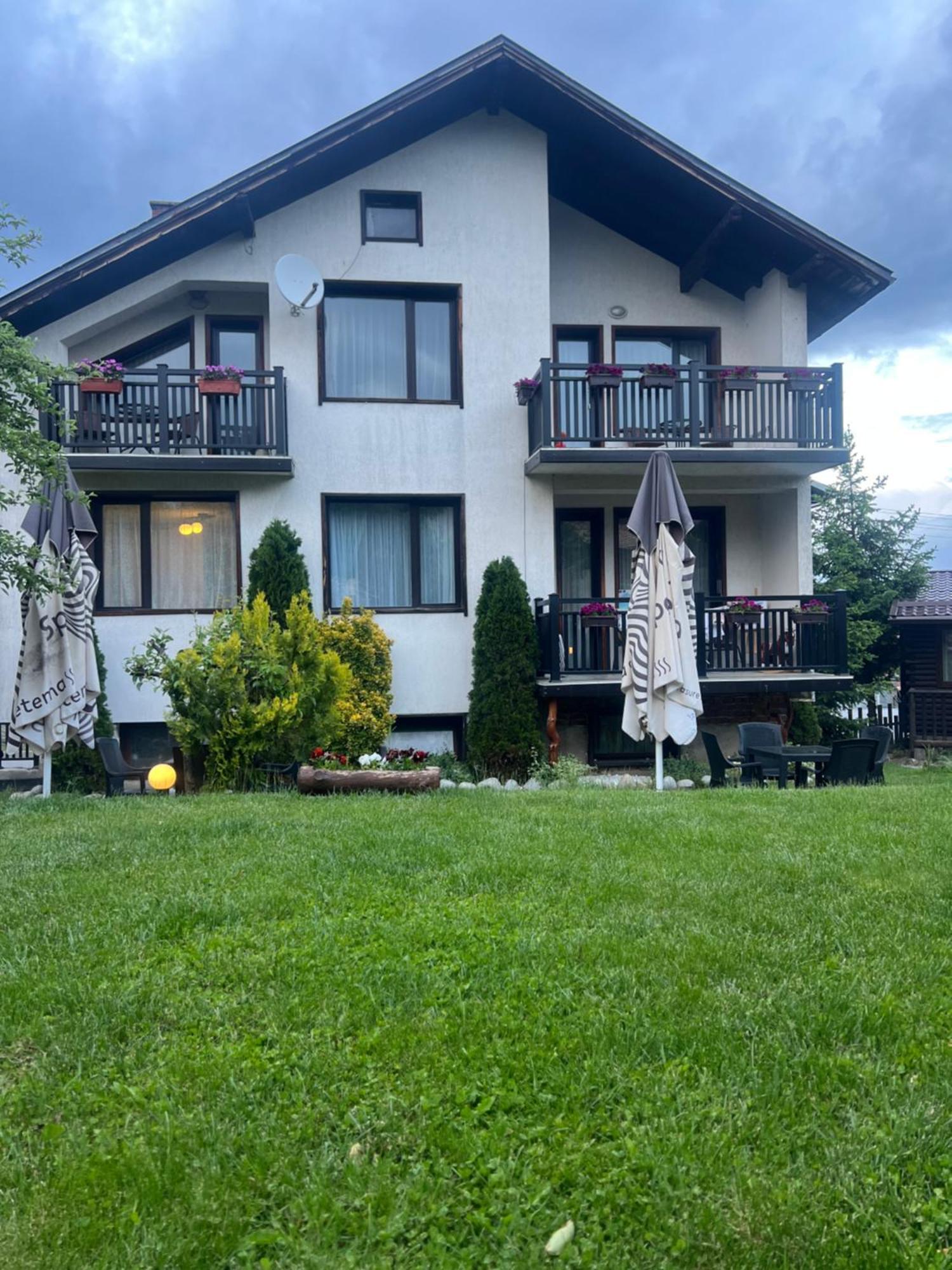 Guest House Raffe Dobrinishte Exterior photo
