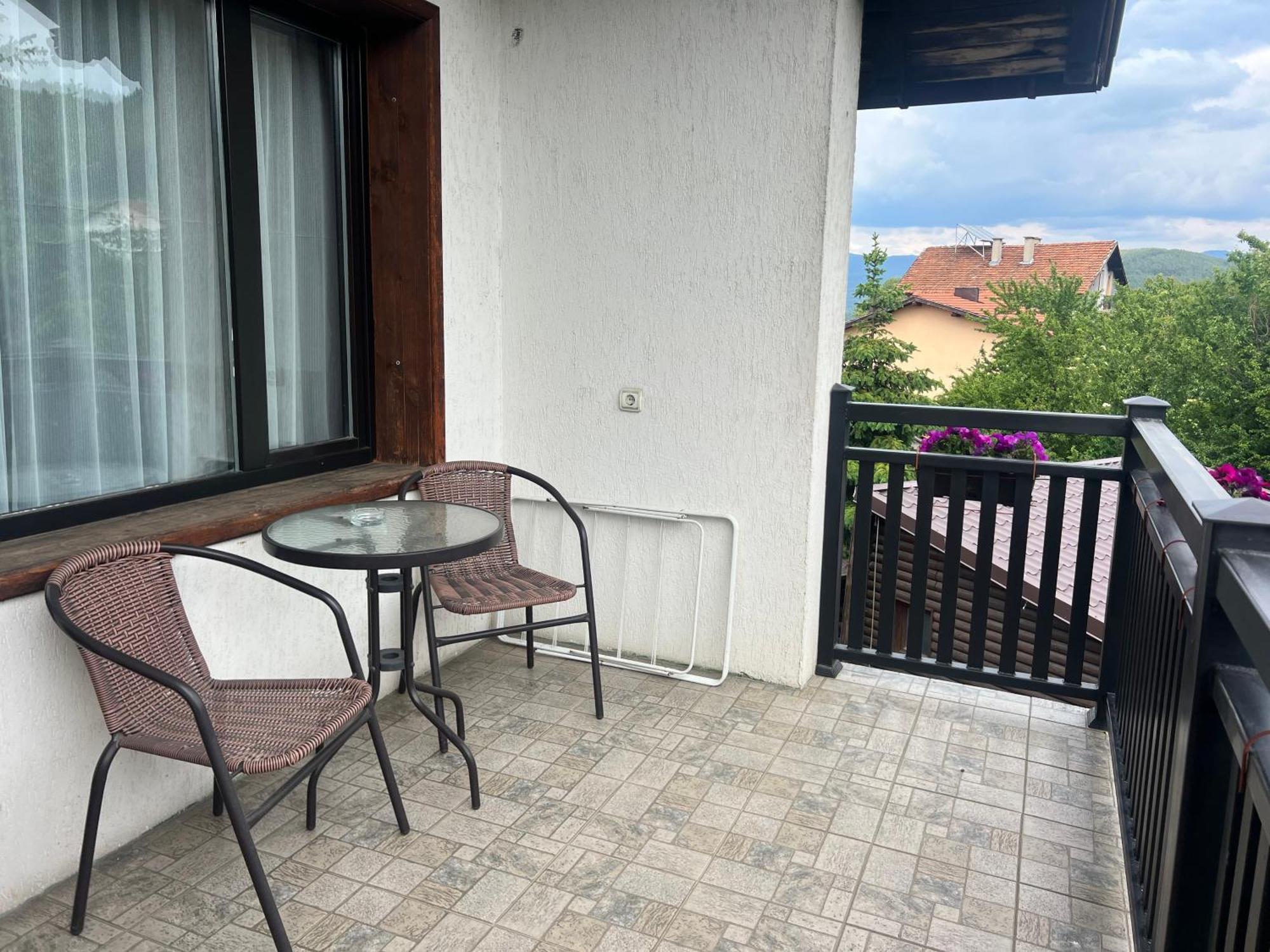 Guest House Raffe Dobrinishte Exterior photo