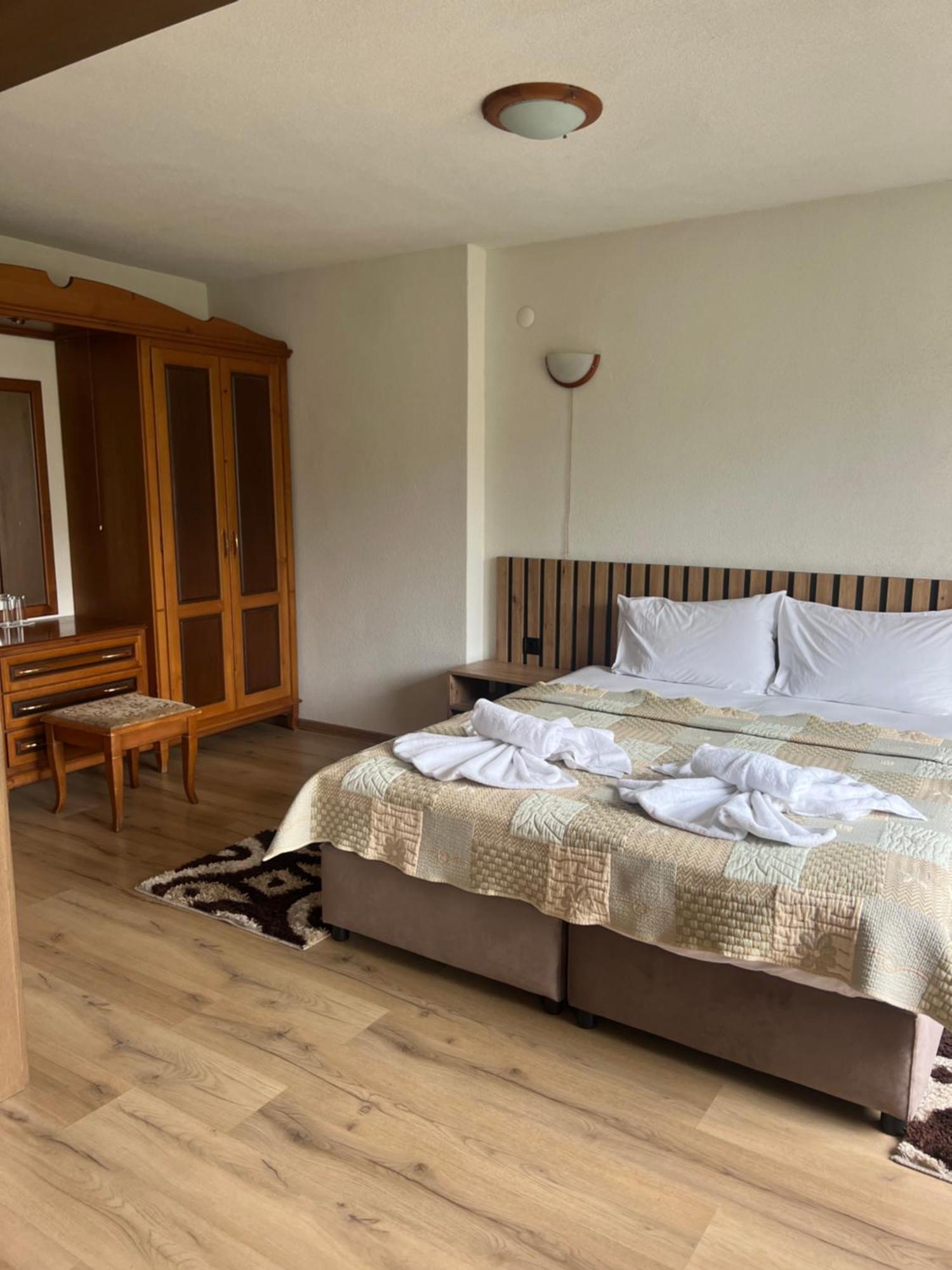Guest House Raffe Dobrinishte Exterior photo