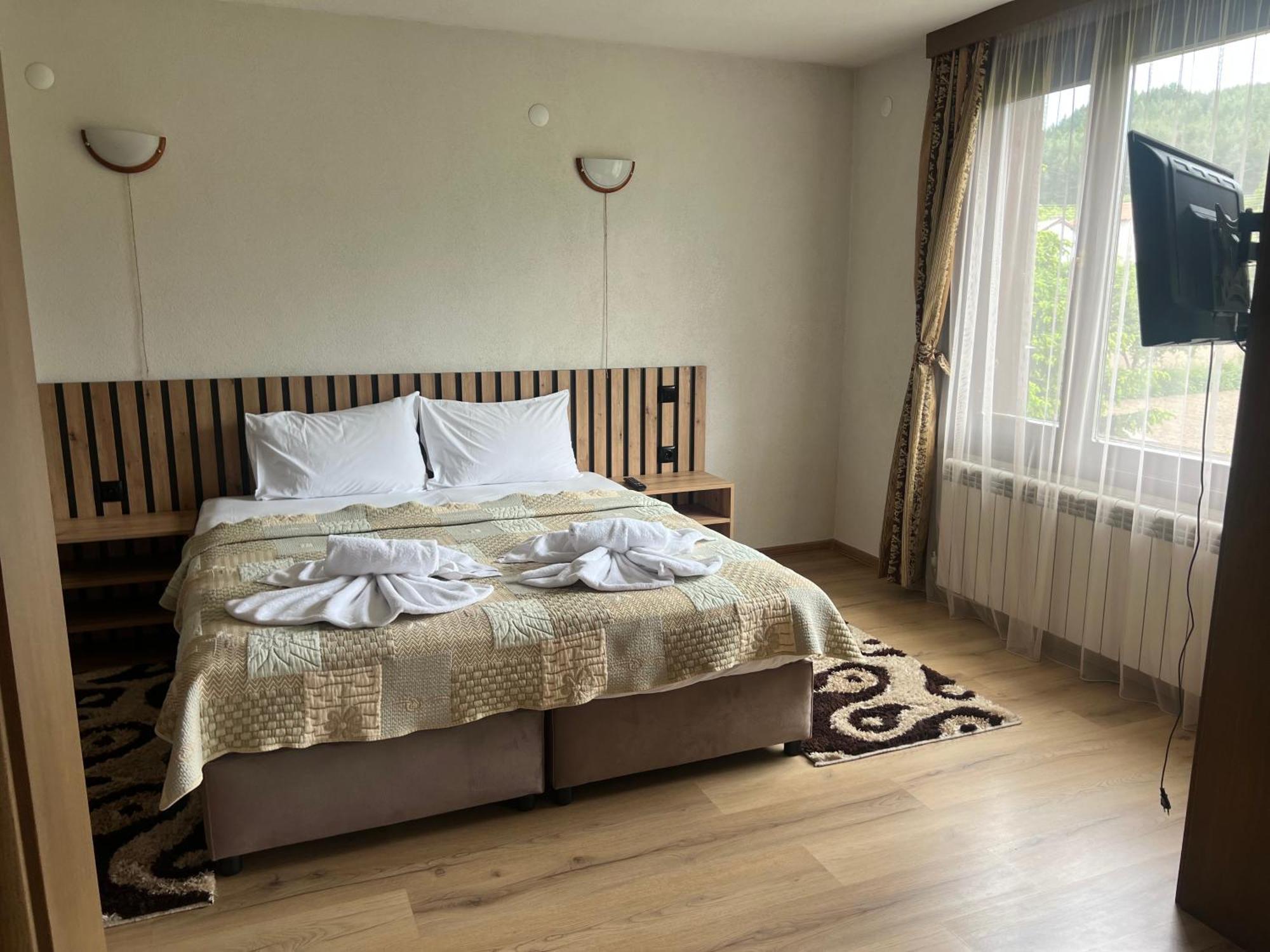 Guest House Raffe Dobrinishte Exterior photo